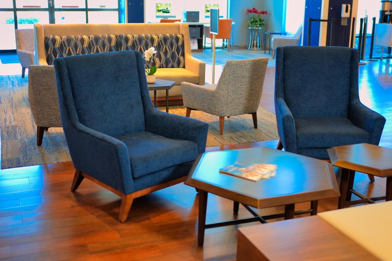 Holiday Express & Tampa-oldsmar By Ihg Hotel 2*